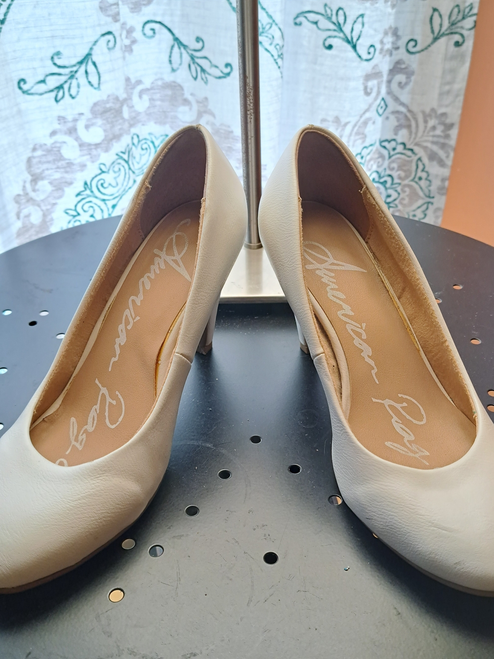 American Rag Off-White Round-Toe Mid Heels